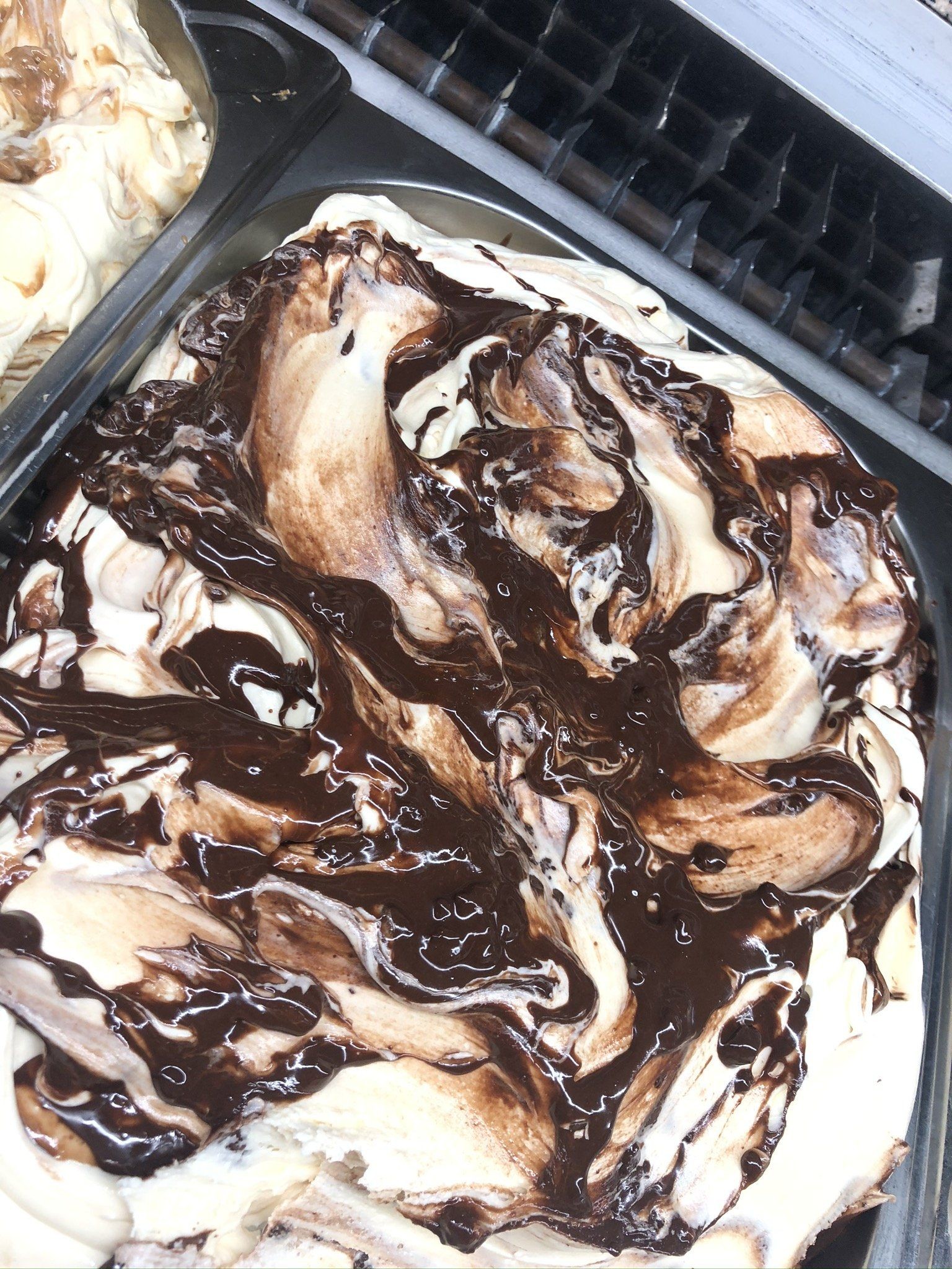 Selbsthergestelltes Stracciatella-Eis